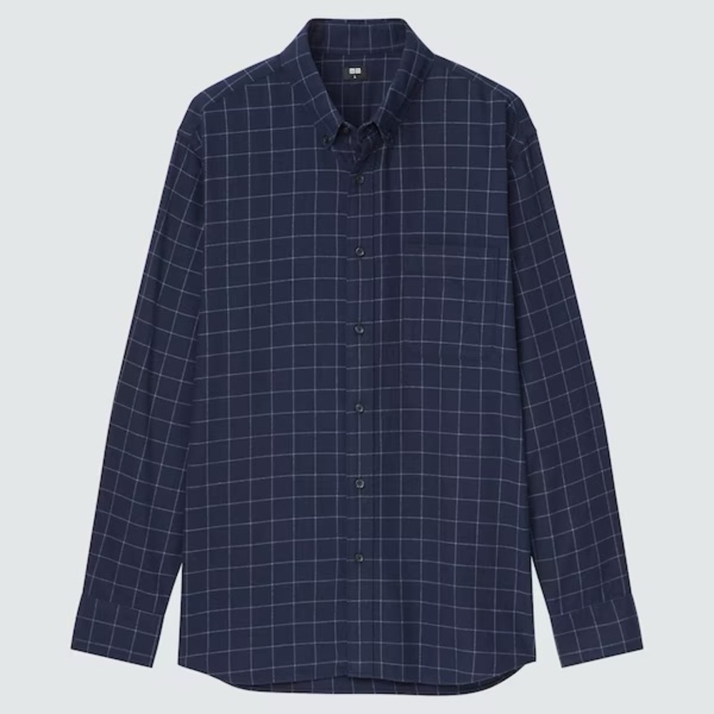 Uniqlo Men’s Navy Plaid Flannel Long Sleeve Button Up Shirt